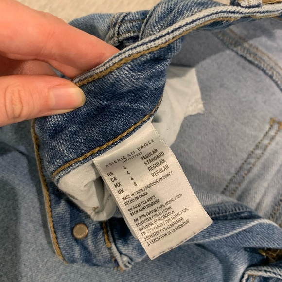 American Eagle Stretch Mom Jeans - Picture 4 of 5